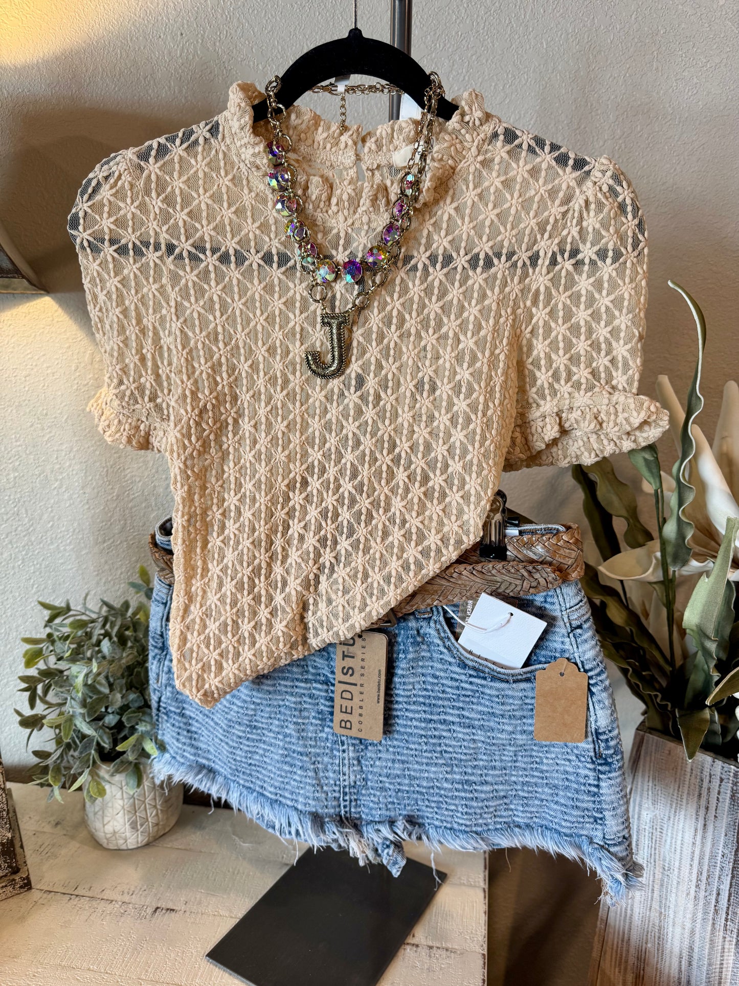 Short Puff Sleeve Lace Top