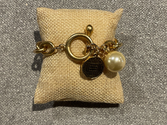 RJ03 Gold Charm Bracelet with Coin and Large Pearl