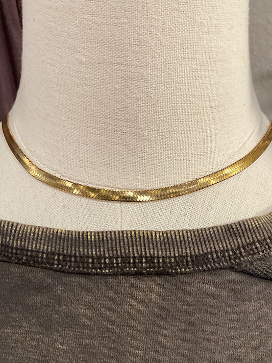 DC02 Gold Herringbone Chain