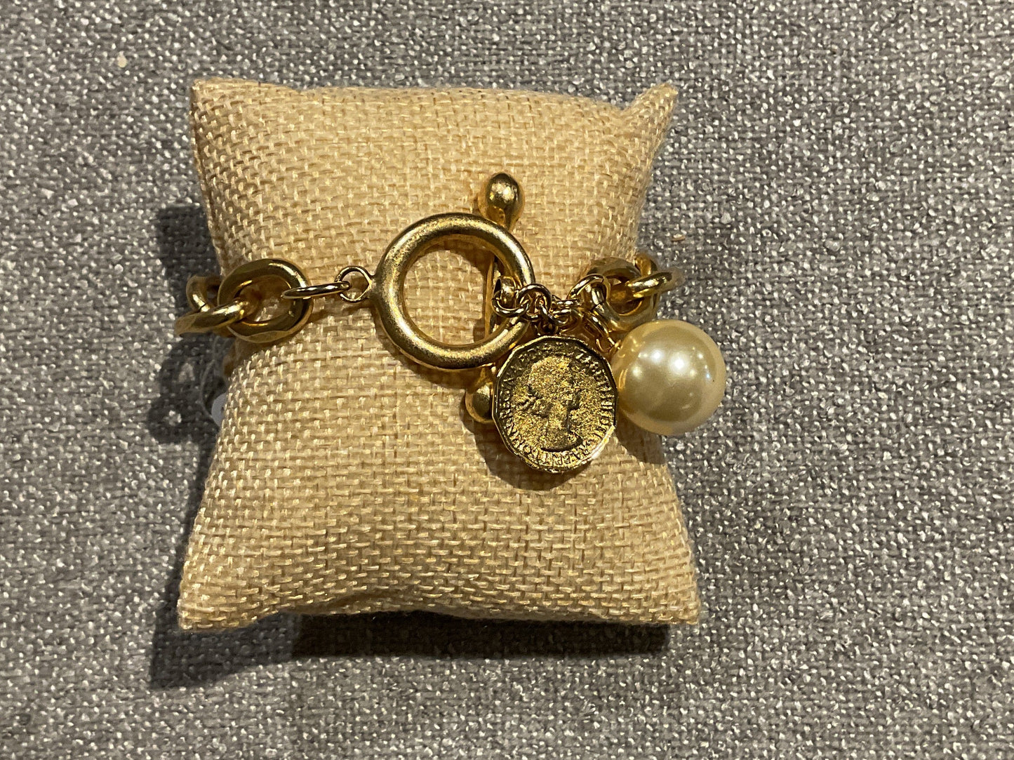 RJ03 Gold Charm Bracelet with Coin and Large Pearl