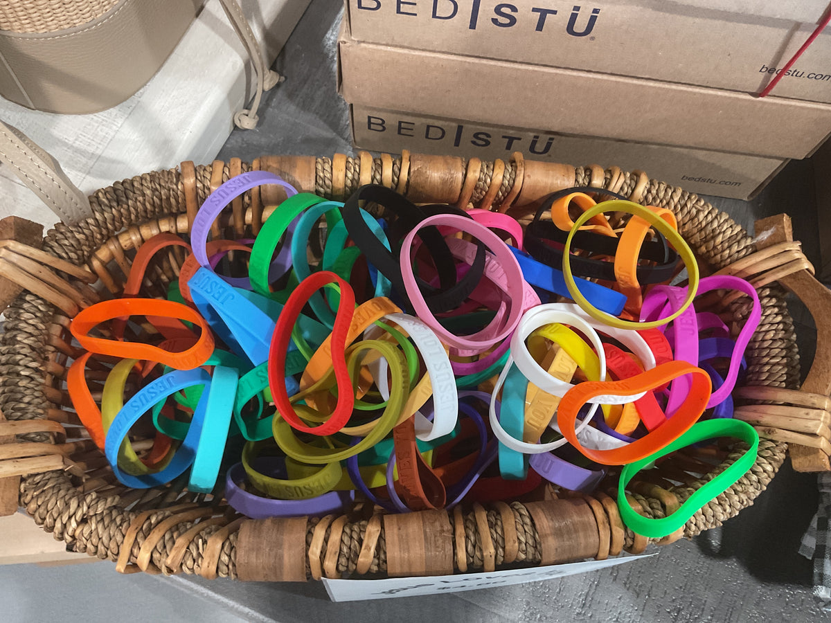 Jesus Loves you Rubber Bracelets