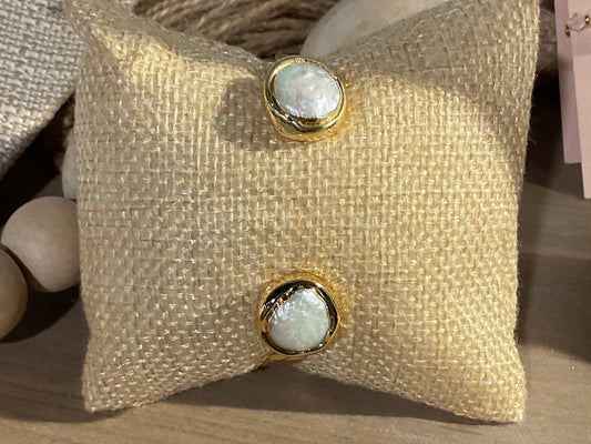 EE02 Misty Freshwater Pearl Cuff