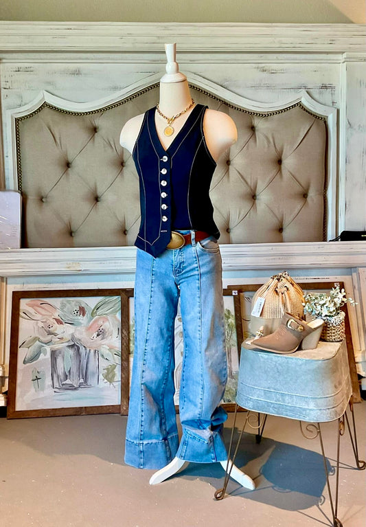 EE21 Navy Soft Washed Button Down Vest