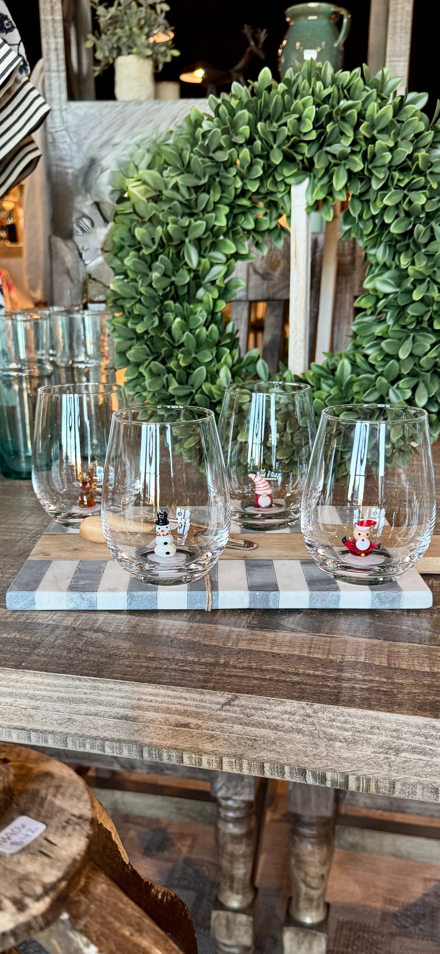 Holiday Figure Stemless Wine Glass
