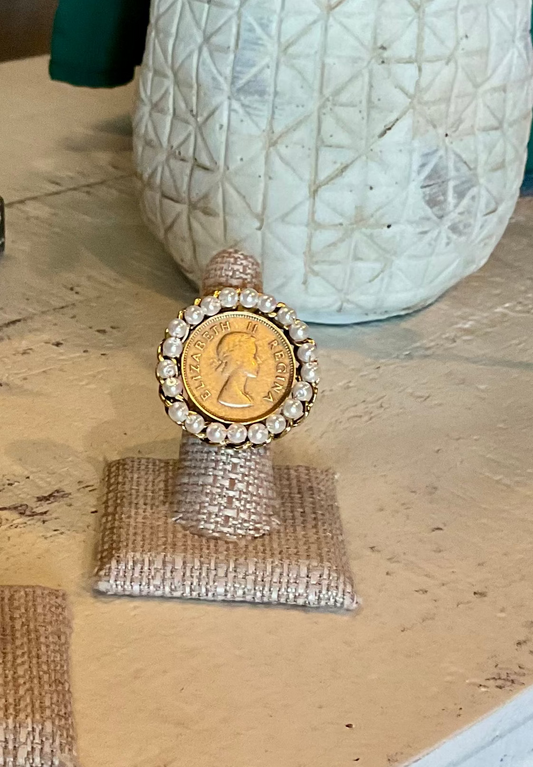 YO07 Gold Coin Ring Surrounded by Pearls