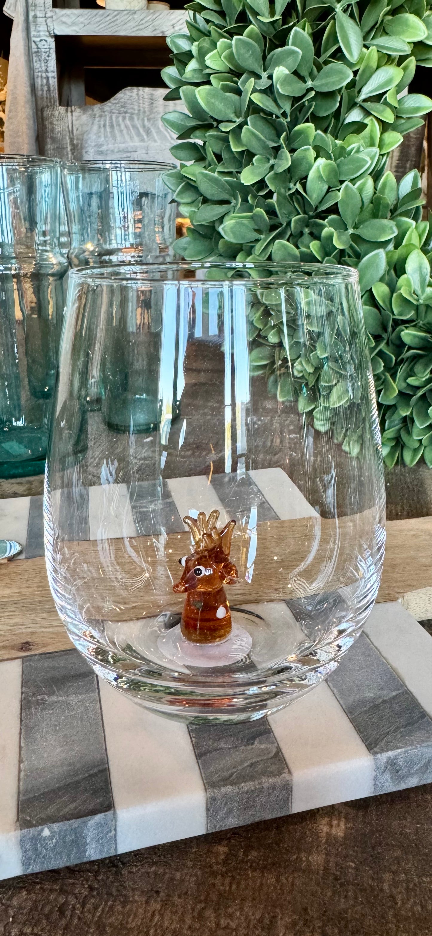 Holiday Figure Stemless Wine Glass