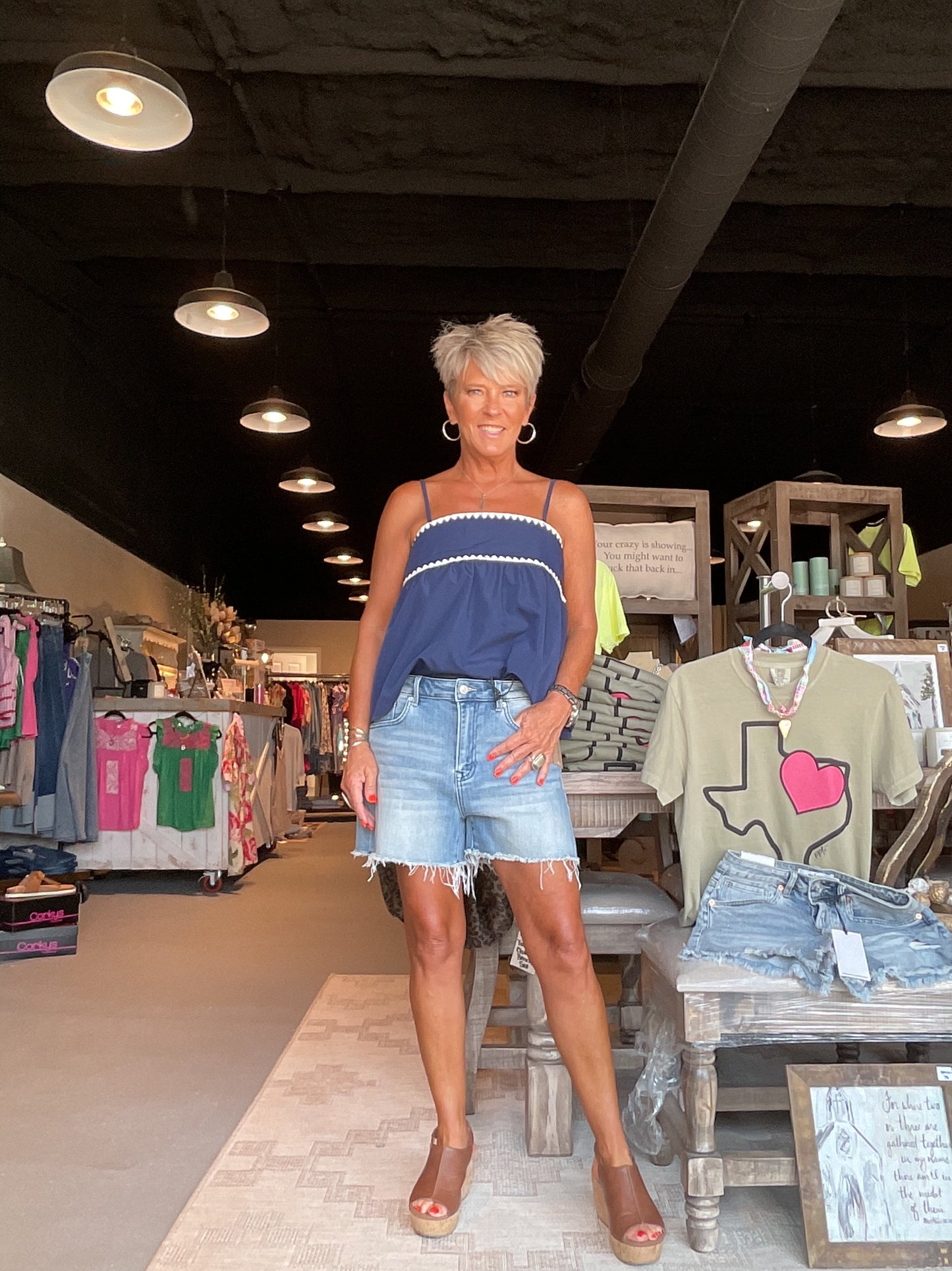 MC04 High Rise Frayed Hem Denim Shorts