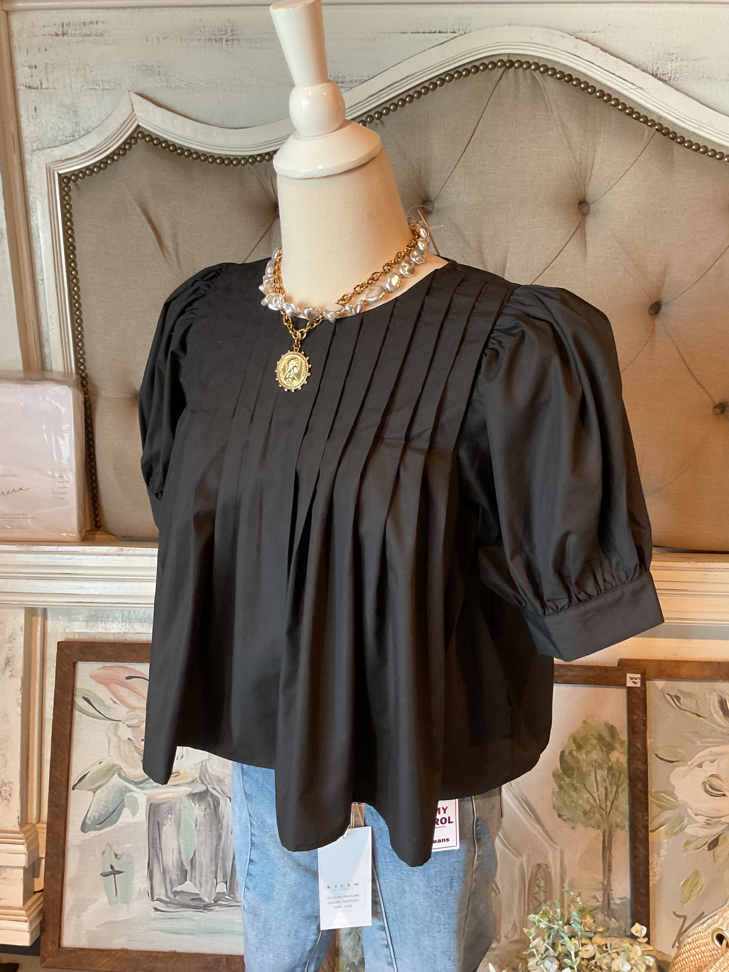 EN40 Black Short Puff Sleeve Pintuck Top