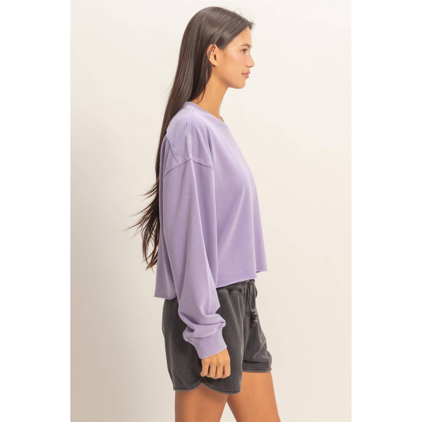 Cropped Mineral Washed Sweatshirt in Dusty Purple