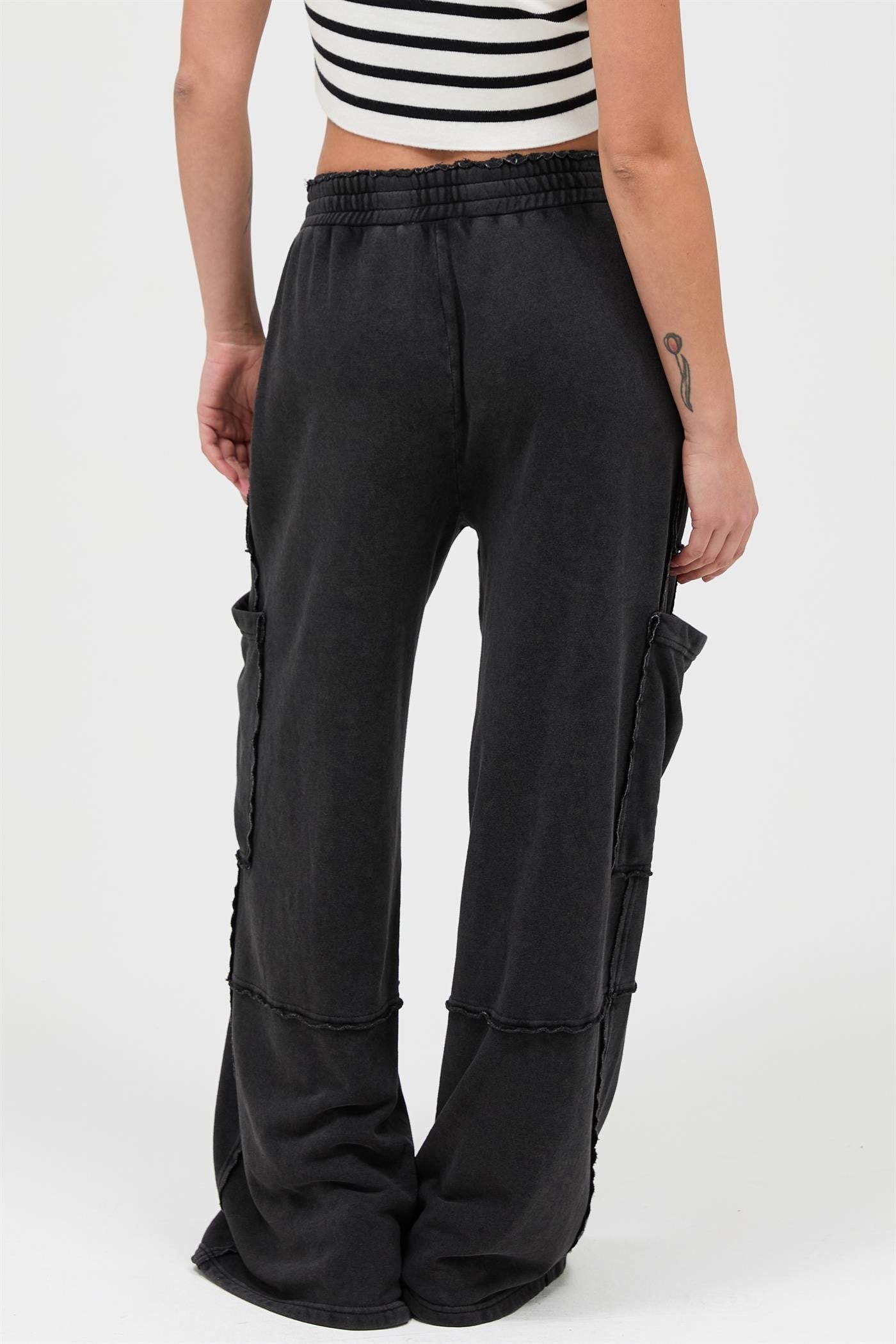Mineral Washed Wide Leg Cargo Pants Black